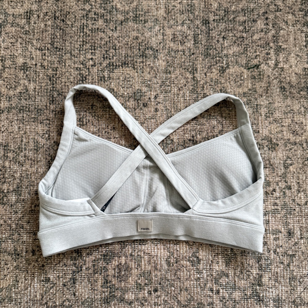 Vuori Elevation Ruched Bra in Midnight Heather | size S